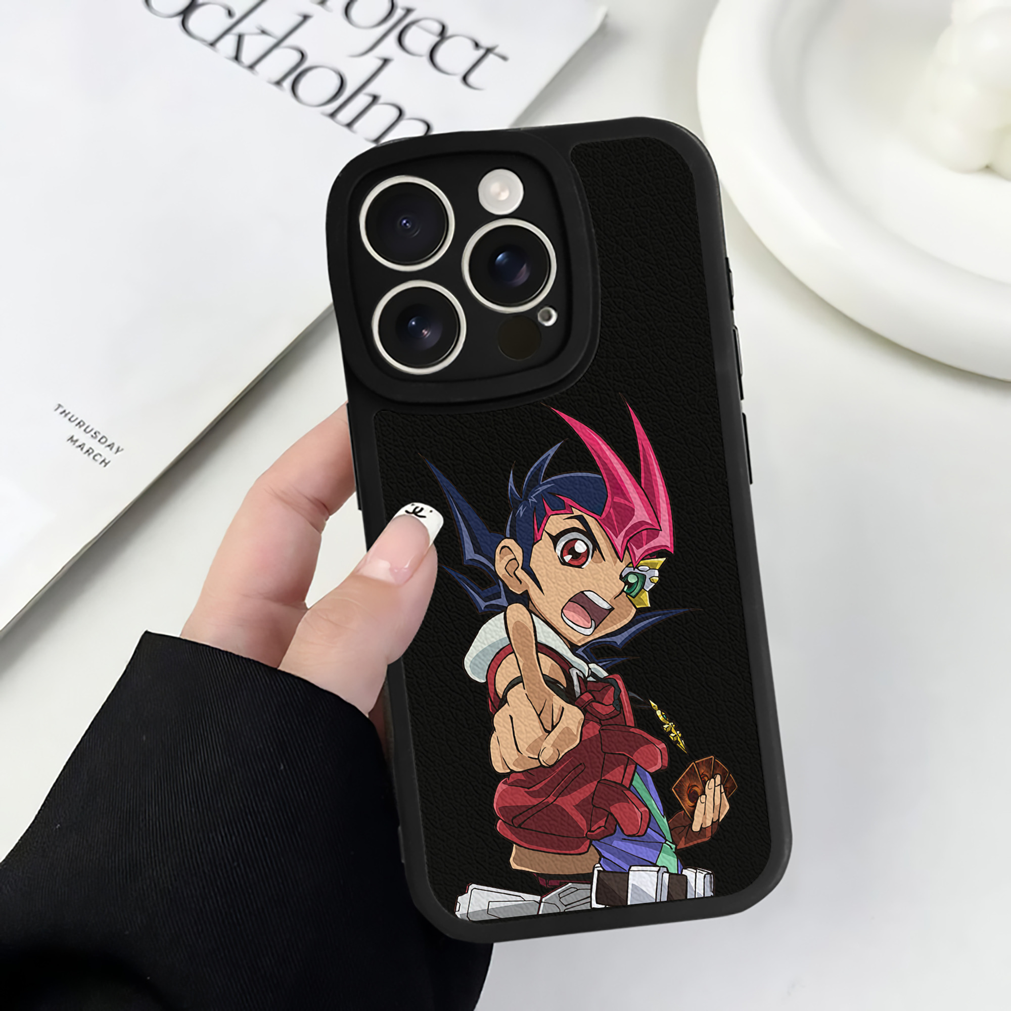 遊☆戯☆王 Yu-Gi-Oh! 【iPhone 16シリーズ対応】シリコンスマホケース（レザー調） 材質：シリコン